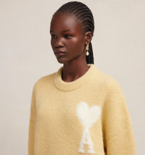 Charger l&#39;image dans la galerie, AMI Pull Ami de Coeur en Alpaga Creme vanille