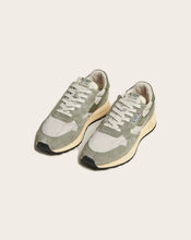 Charger l'image dans la galerie, Autry Sneakers Reelwind Low Nylon Hunt Pelic UT28