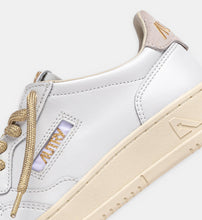 Charger l&#39;image dans la galerie, Autry Sneakers Medalist 01 Low Leather Lurex Gold SW01