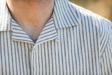 Charger l'image dans la galerie, Drapeau Noir Chemise Camp Collar Stripes Beige