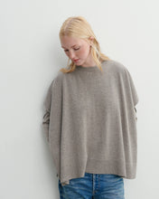 Charger l&#39;image dans la galerie, Eric Bompard Poncho col Bateau en Cachemire Millet