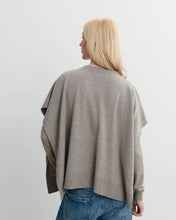 Charger l&#39;image dans la galerie, Eric Bompard Poncho col Bateau en Cachemire Millet