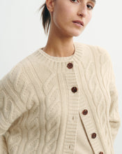 Charger l&#39;image dans la galerie, Eric Bompard Cardigan maxi Torsades en Cachemire Avoine