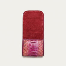 Charger l&#39;image dans la galerie, Claris Virot Etui Airpods Jamie Pyhton Bordeaux rose
