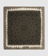 Charger l'image dans la galerie, Kujten Grand Bandana Hachiko Abba en Cachemire Kaki Foncé