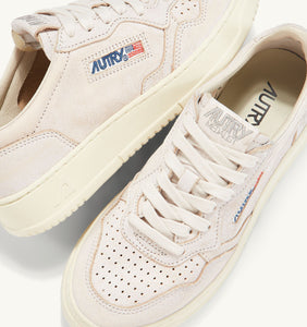 Autry Sneakers Medalist 01 Low Sand Unlined White SU15