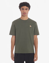 Charger l&#39;image dans la galerie, Maison Kitsuné T-shirt Chillax Fox Patch Military green
