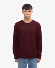 Charger l&#39;image dans la galerie, Colorful Standard Pull Classic merino Wool Crew Oxblood red