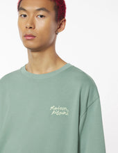 Charger l&#39;image dans la galerie, Maison Kitsuné T-Shirt handwriting Oversize Vert de Gris