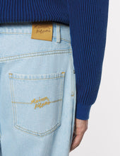 Charger l&#39;image dans la galerie, Maison Kitsuné Jean Relaxed Light Wash