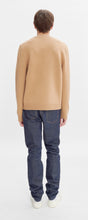 Charger l&#39;image dans la galerie, A.P.C. Pull Edward en Laine Camel