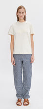 Charger l&#39;image dans la galerie, A.P.C. T-Shirt Lenny Mastic
