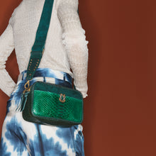 Charger l&#39;image dans la galerie, Claris Virot Sac Lily Python Vert pelouse