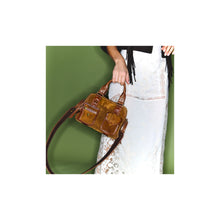 Charger l'image dans la galerie, Claris Virot Sac Richie en Cuir Tabac