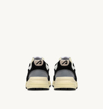 Charger l&#39;image dans la galerie, Autry Sneakers Hyperway Mesh Black Silver UM07