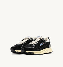 Charger l'image dans la galerie, Autry Sneakers Hyperway Suede Mesh Black UM23