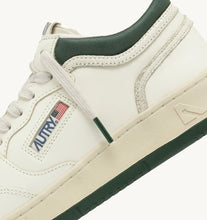 Charger l&#39;image dans la galerie, Autry Sneakers Med-Way Mid Leather Mountain EK04