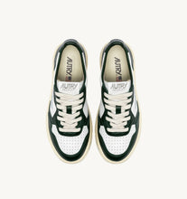 Charger l&#39;image dans la galerie, Autry Sneakers Medalist 01 Low Leather Mountain WB49