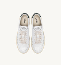 Charger l&#39;image dans la galerie, Autry Sneakers Medalist 01 Low Leather Mountain LL47