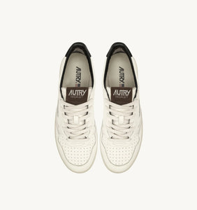 Autry Sneakers Medalist 01 Low Leather Pinecone LE15