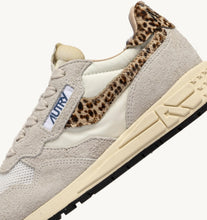 Charger l'image dans la galerie, Autry Sneakers Reelwind Low Nylon Pony White Leo EP01
