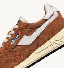 Charger l&#39;image dans la galerie, Autry Sneakers Reelwind Low Nylon Brown Sugar NC28