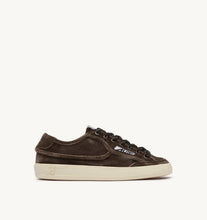 Charger l'image dans la galerie, Autry Sneakers Windscape Low Suede Mustang KQ02
