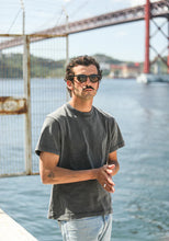 Charger l'image dans la galerie, Drapeau Noir T-Shirt Comfort Acid Wash Black