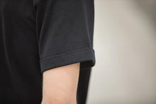 Charger l'image dans la galerie, Drapeau Noir T-Shirt Comfort Noir