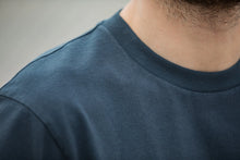 Charger l'image dans la galerie, Drapeau Noir T-Shirt Comfort Navy
