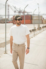 Charger l'image dans la galerie, Drapeau Noir T-Shirt Comfort Creme