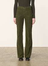 Charger l&#39;image dans la galerie, Vanessa bruno Pantalon Dompay Flare en Velours Vert Fonce