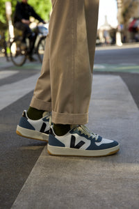 VEJA V-10 Leather White Black California