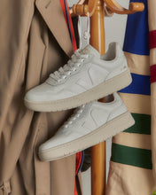 Charger l'image dans la galerie, VEJA V-90 Leather Extra White