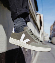 Charger l&#39;image dans la galerie, VEJA V-12 Vegan B-Mesh Olive White