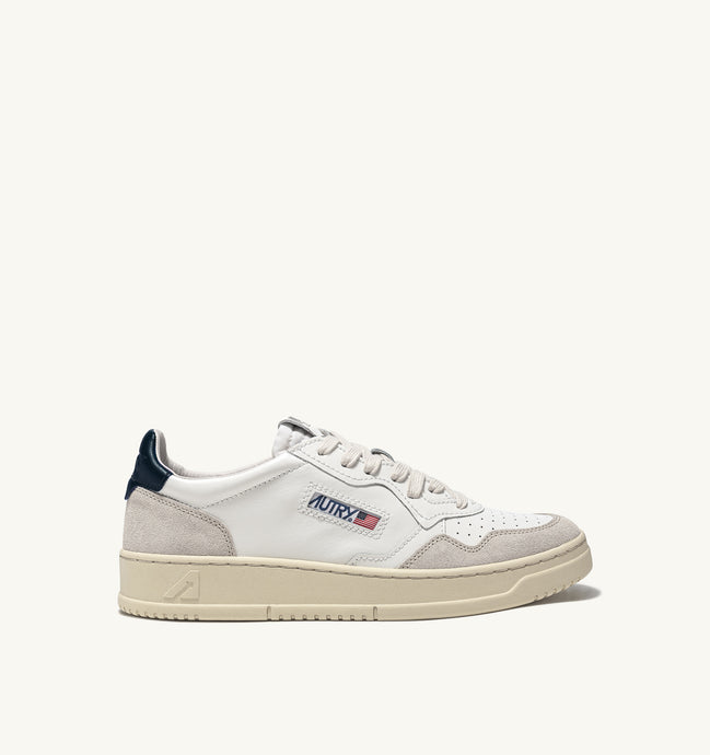 Autry Sneakers Medalist 01 Low Suede White navy LS28