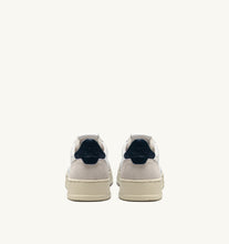 Charger l&#39;image dans la galerie, Autry Sneakers Medalist 01 Low Suede Navy LS28