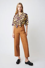 Charger l&#39;image dans la galerie, Roseanna Pantalon Kitten Drugstore Caramel